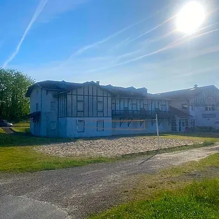 Maisonnette Avec Terrasse Village Vacances, Draps En Option