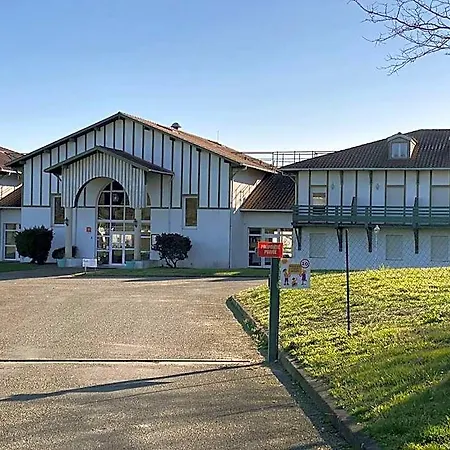 Maisonnette Avec Terrasse Village Vacances, Draps En Option